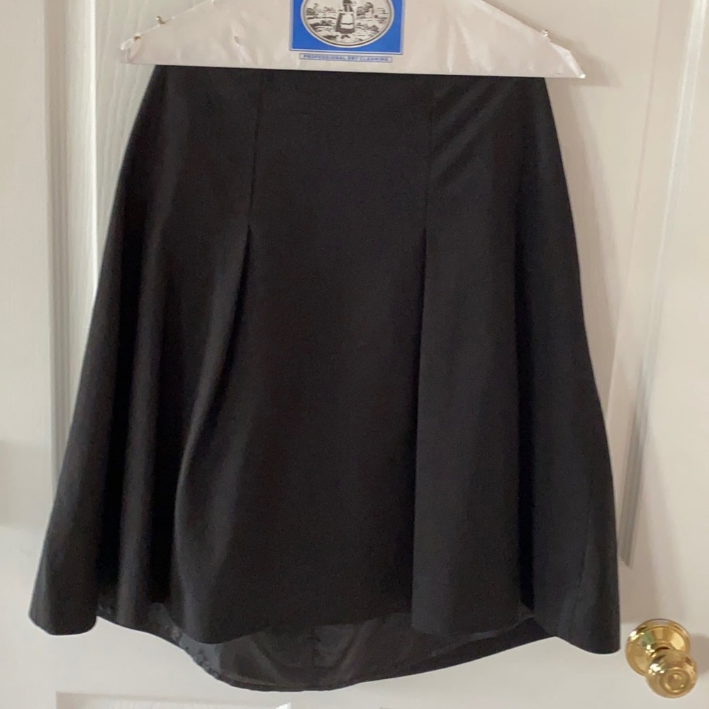 Limited L Black Skirt w/ front pleats lined
